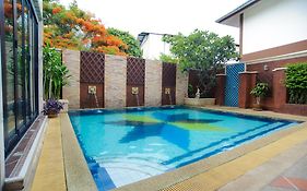Diamond City Place Hotel